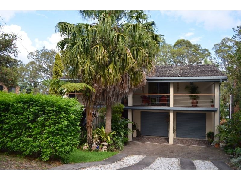 143 Lakes Boulevard, Yamba NSW 2464