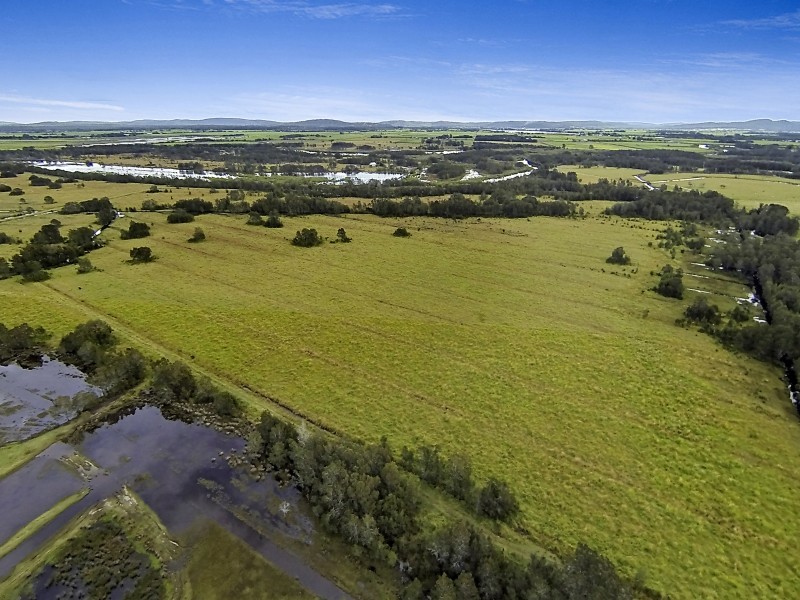 254 Micalo Road, Micalo Island NSW 2464