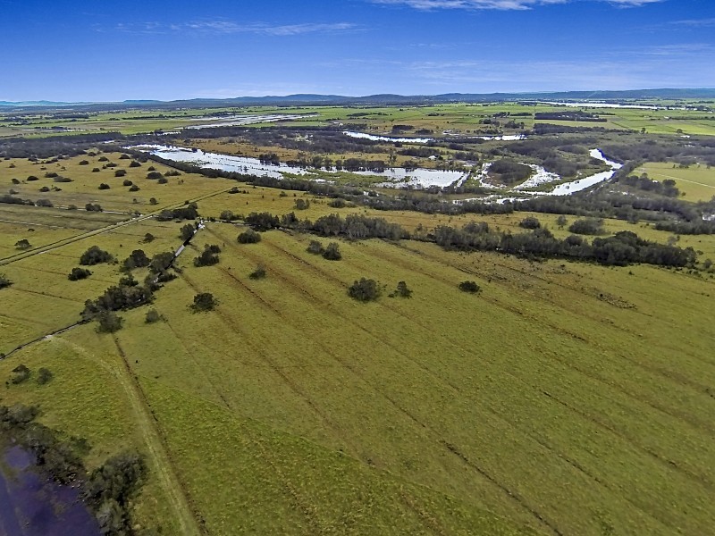 254 Micalo Road, Micalo Island NSW 2464