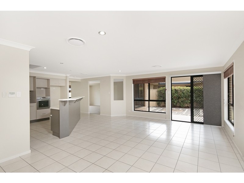 2 Investigators Place, Yamba NSW 2464