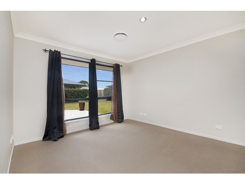 2 Investigators Place, Yamba NSW 2464