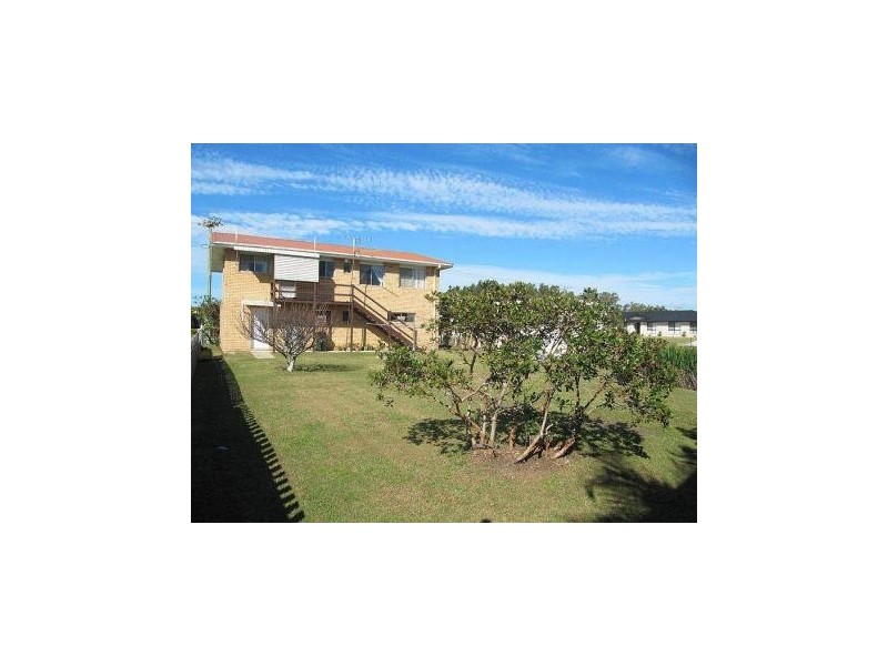 6 Carrs Drive, Yamba NSW 2464