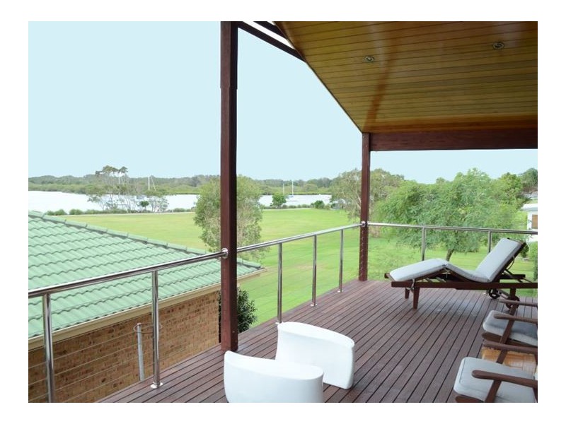6 Bent Street, Yamba NSW 2464