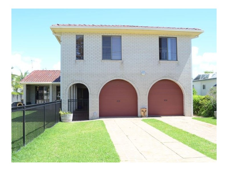 6 Bent Street, Yamba NSW 2464