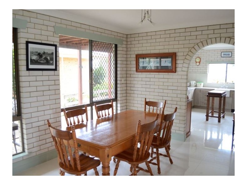 6 Bent Street, Yamba NSW 2464