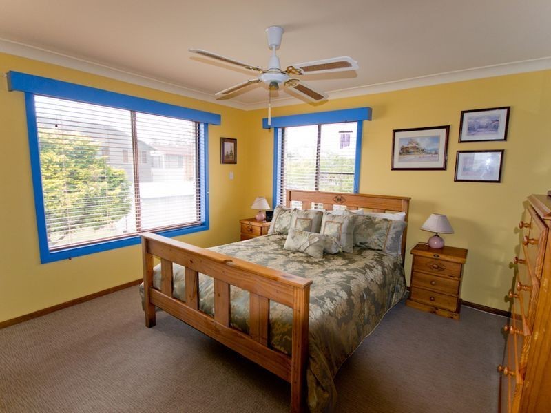 6 Bent Street, Yamba NSW 2464