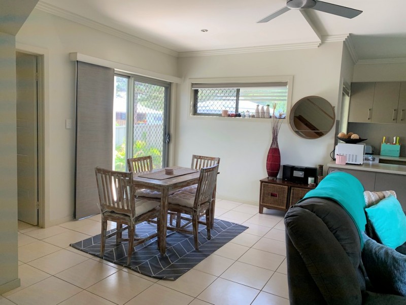 2/10 Bent Street, Yamba NSW 2464