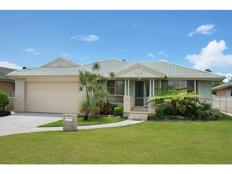 27 Gumnut Road, Yamba NSW 2464