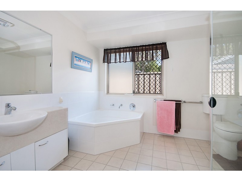 13/4 Somerset Place, Yamba NSW 2464