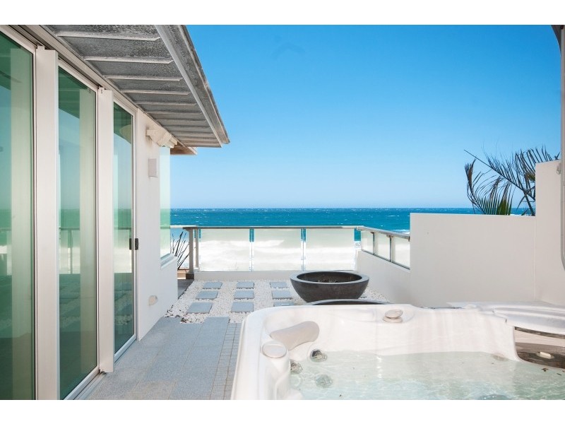 2/6 Ocean Street, Yamba NSW 2464
