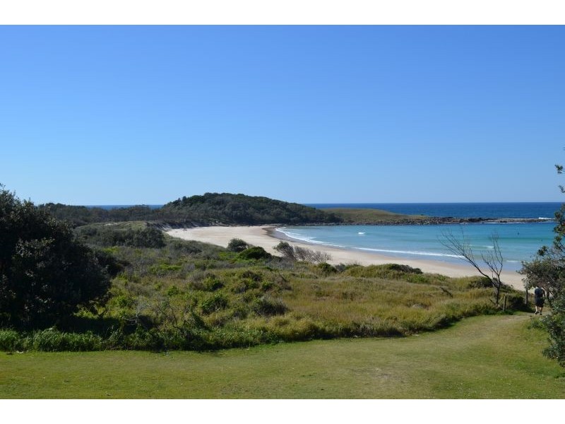 4 / 12 Pacific Parade, Yamba NSW 2464