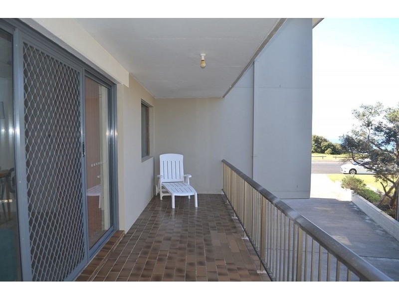 4 / 12 Pacific Parade, Yamba NSW 2464