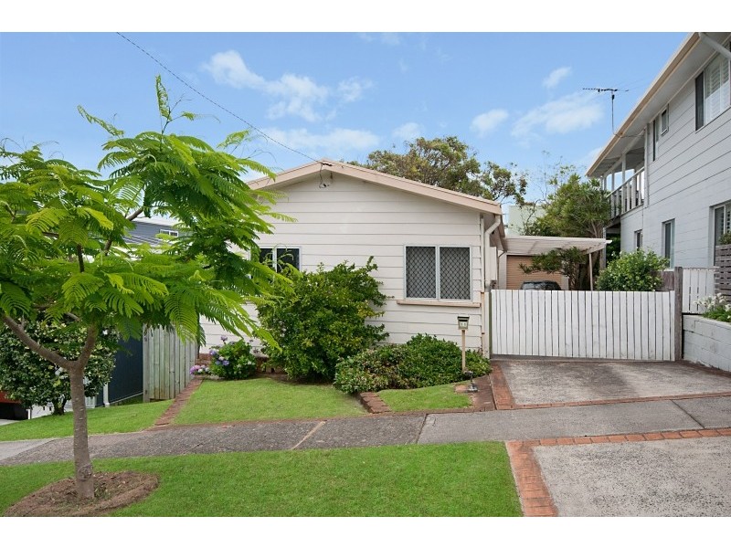 11 Beach Street, Yamba NSW 2464