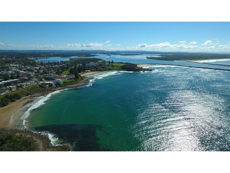 2/6 Ocean Street, Yamba NSW 2464