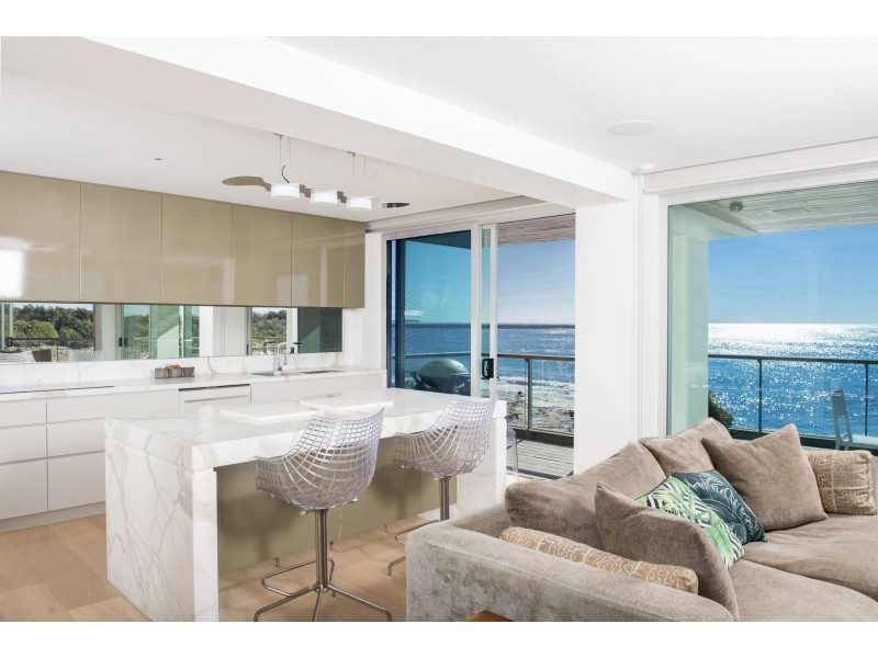 2/6 Ocean Street, Yamba NSW 2464