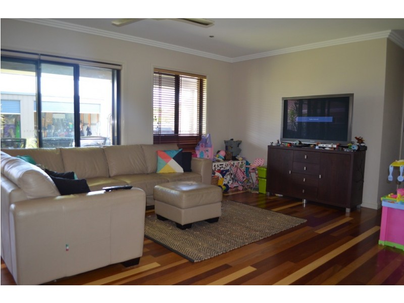 24 Melaleuca Drive, Yamba NSW 2464