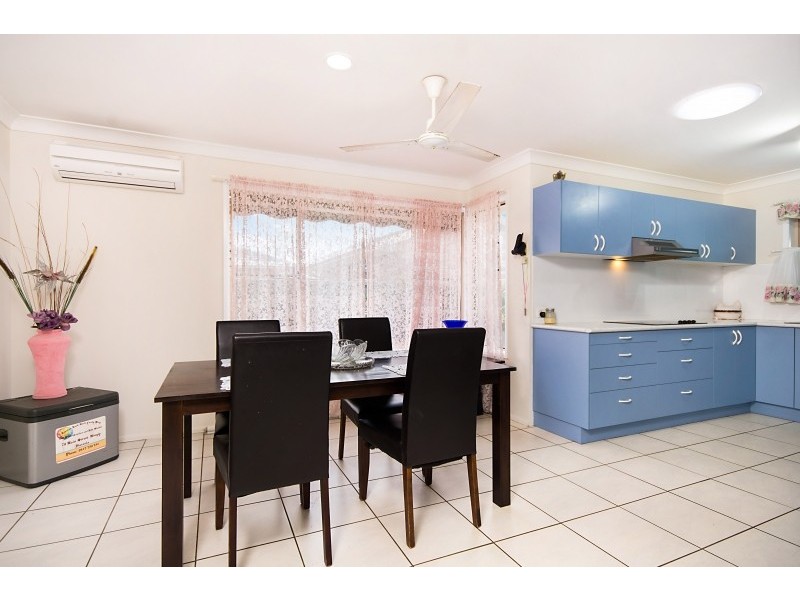 2/64 Acacia Cct, Yamba NSW 2464