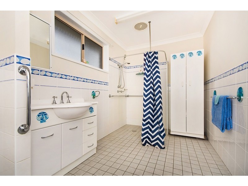 2/64 Acacia Cct, Yamba NSW 2464