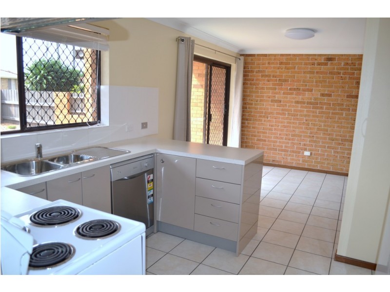 3/2 Waratah Ave, Yamba NSW 2464