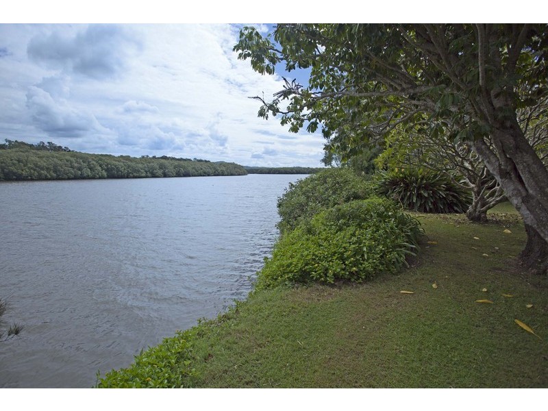 211 Pacific Highway, Broadwater NSW 2472