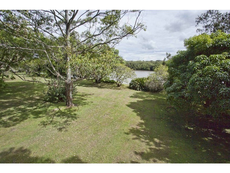 211 Pacific Highway, Broadwater NSW 2472