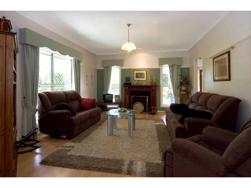 2 Solway Crescent, Carbrook QLD 4130
