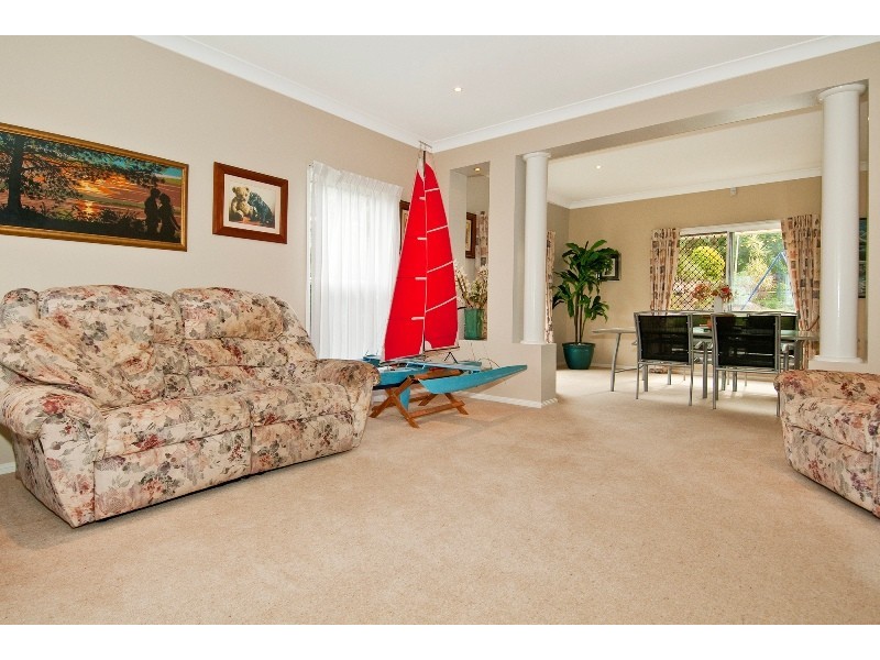 4 Optus Place, Edens Landing QLD 4207