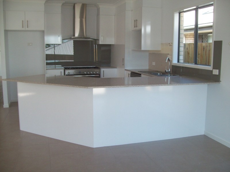 12 Wallaman Crt, (Woodlands), Waterford QLD 4133