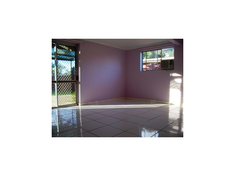 28 Meadow Cr, Beenleigh QLD 4207