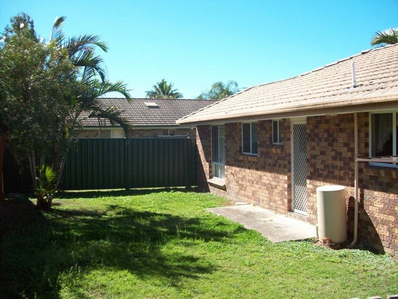 10 Tregana Cct, Edens Landing QLD 4207