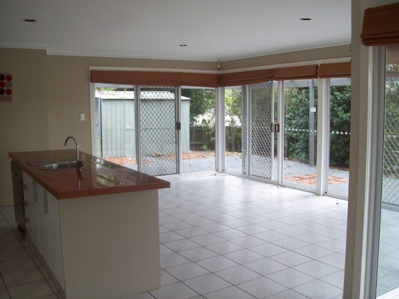 155 Castile Crescent, Edens Landing QLD 4207