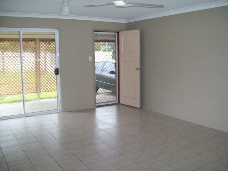 6 Jambi Place, Tanah Merah QLD 4128