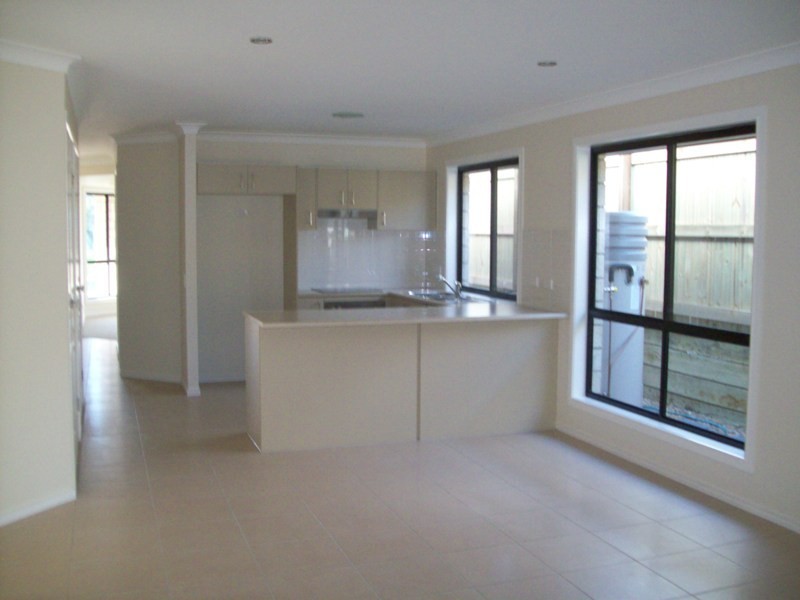 51 Outlook Drive, Waterford QLD 4133