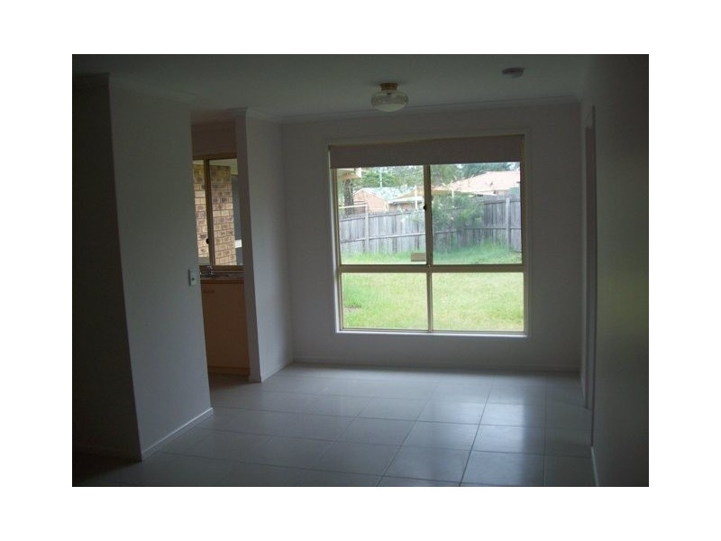 18 Duesbury Crescent, Edens Landing QLD 4207