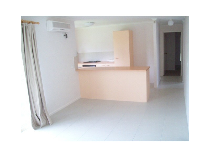 18 Duesbury Crescent, Edens Landing QLD 4207