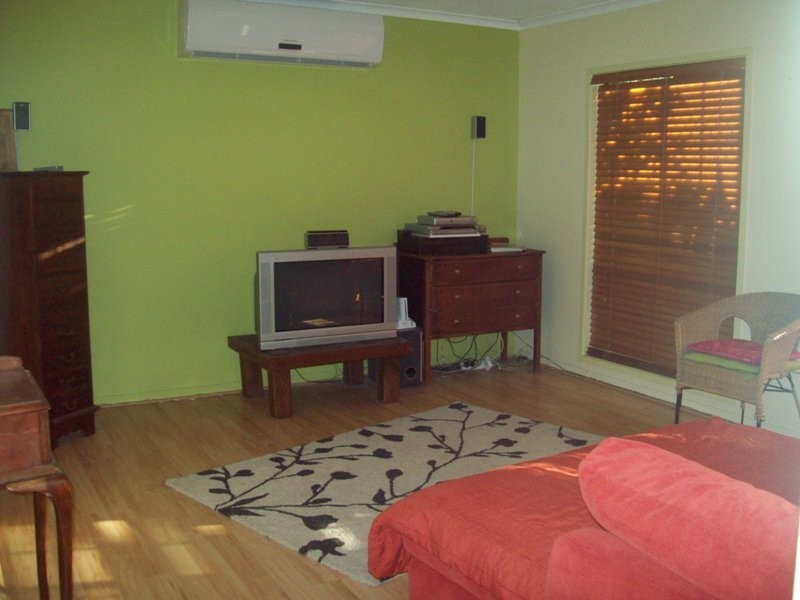 3 Brim Court, Edens Landing QLD 4207