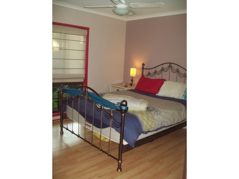 3 Brim Court, Edens Landing QLD 4207