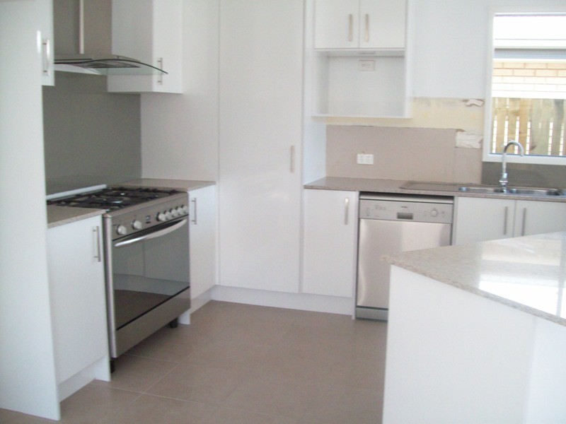 12 Wallaman Crt, (Woodlands), Waterford QLD 4133