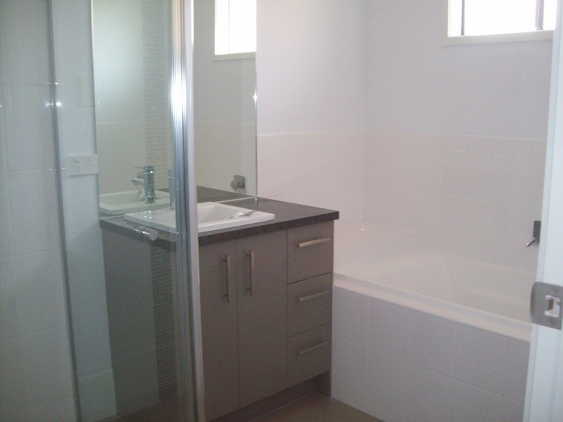 12 Wallaman Crt, (Woodlands), Waterford QLD 4133