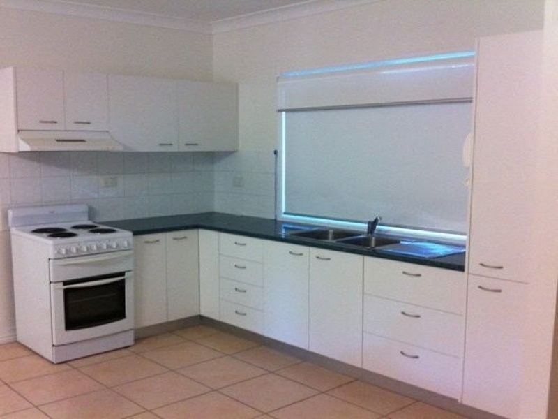 15 Carl Heck Blvd, Windaroo QLD 4207