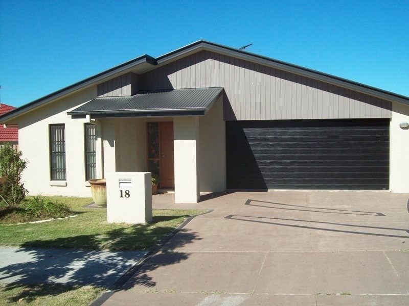 18 Skyline Cct, Bahrs Scrub QLD 4207