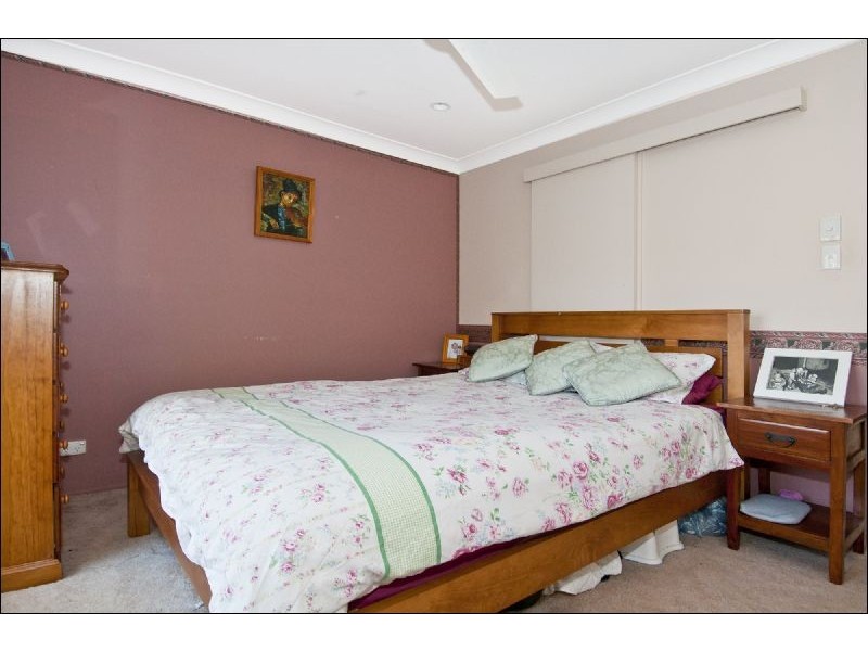2 Iona Street, Edens Landing QLD 4207