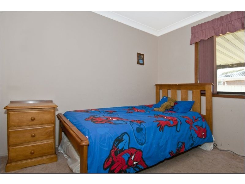 2 Iona Street, Edens Landing QLD 4207