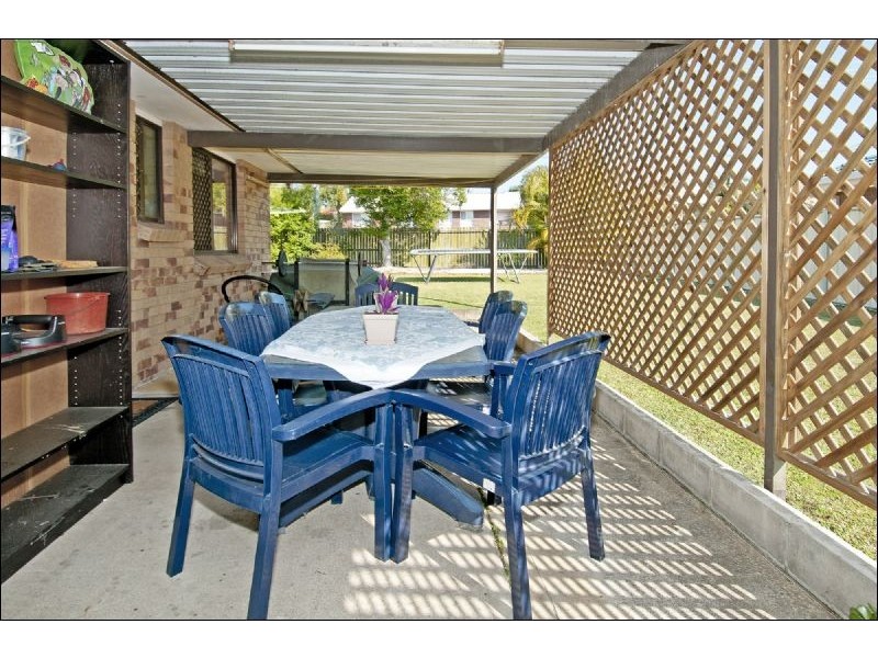 2 Iona Street, Edens Landing QLD 4207