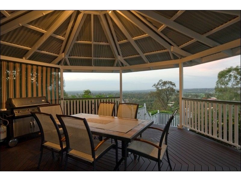 Edens Landing QLD 4207