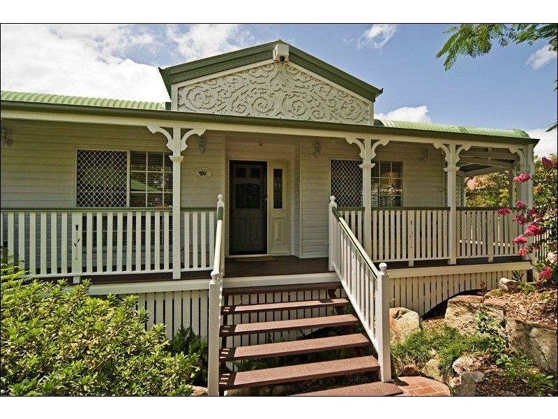 Edens Landing QLD 4207