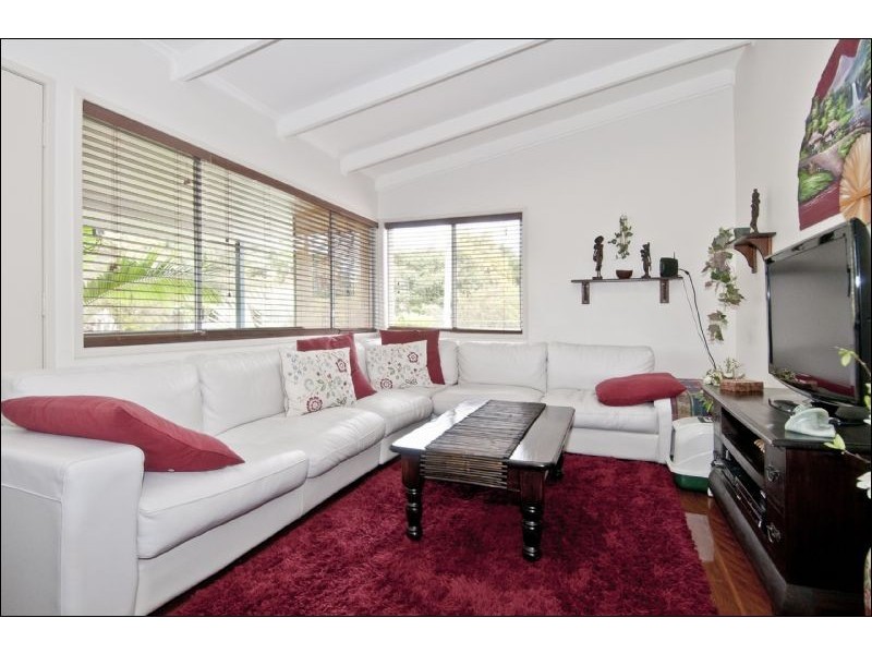 1  Dampier Ave, Eagleby QLD 4207