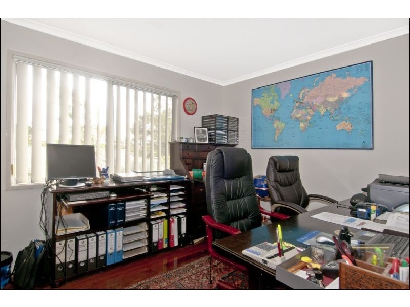 1  Dampier Ave, Eagleby QLD 4207