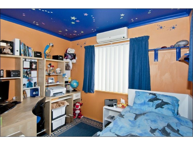 1  Dampier Ave, Eagleby QLD 4207