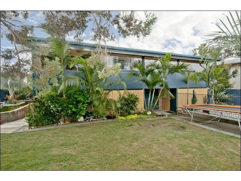 1  Dampier Ave, Eagleby QLD 4207